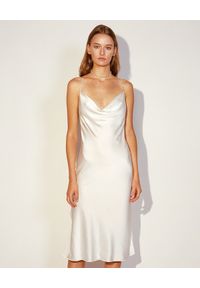 JENESEQUA - Biała jedwabna sukienka Nancy. Kolor: biały. Materiał: jedwab. Długość rękawa: na ramiączkach. Typ sukienki: dopasowane. Długość: midi #5