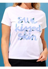 Sinsay - Bawełniana koszulka z napisem i cekinami - biały. Kolor: biały. Materiał: bawełna. Wzór: napisy #1