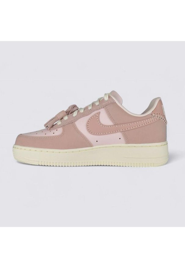 Buty lifestyle damskie Nike Air Force 1 '07 IB4654-661. Kolor: różowy. Model: Nike Air Force