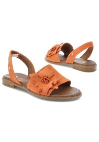 Sandały damskie Armodo, cholewka ze skóry naturalnej płaskie odkryte palce pasek na pięcie ozdobny kwiat, pomarańczowe, 40471. Zapięcie: pasek. Kolor: pomarańczowy. Materiał: skóra. Wzór: kwiaty #7