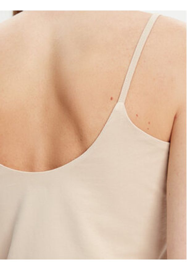 Guess Top V5GP22 J1314 Beżowy Slim Fit. Kolor: beżowy. Materiał: bawełna
