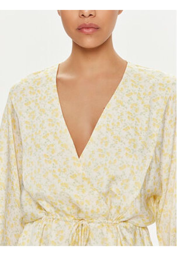Gina Tricot Sukienka letnia 22684 Żółty Loose Fit. Kolor: żółty. Materiał: syntetyk. Sezon: lato