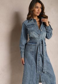 Renee - Niebieska Bawełniana Sukienka Jeansowa o Koszulowym Fasonie z Paskiem i Kieszeniami Dettia. Kolor: niebieski. Materiał: bawełna, jeans. Typ sukienki: koszulowe #5
