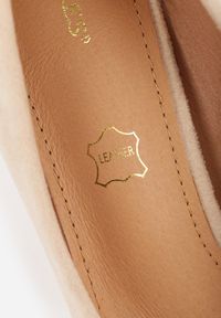 Born2be - Beżowe Czółenka na Szpilce ze Skórzaną Wkładką Cleliae. Okazja: na spotkanie biznesowe. Kolor: beżowy. Materiał: skóra. Obcas: na szpilce. Styl: elegancki, biznesowy, klasyczny. Wysokość obcasa: średni #7