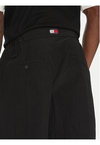 TOMMY HILFIGER - Tommy Hilfiger Szorty sportowe F1 Movie MW0MW42080 Czarny Relaxed Fit. Kolor: czarny. Materiał: syntetyk. Styl: sportowy #3