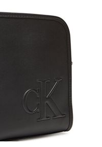 Calvin Klein Saszetka Sculpted Impression Reporter 18 LV04G3157G Czarny. Kolor: czarny. Materiał: skóra #5