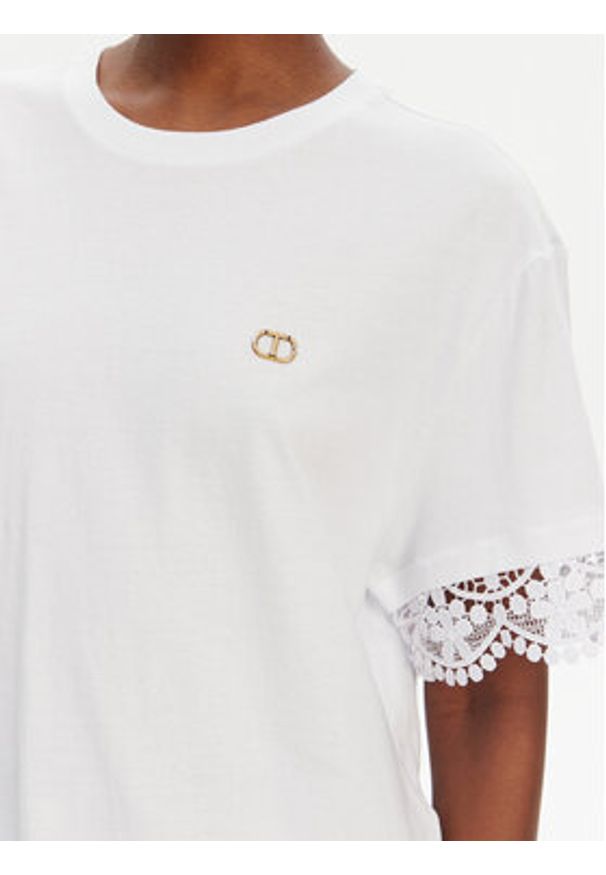 TwinSet - TWINSET T-Shirt 251TT2410 Biały Relaxed Fit. Kolor: biały. Materiał: bawełna