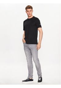 Calvin Klein Jeans T-Shirt J30J323484 Czarny Regular Fit. Kolor: czarny. Materiał: bawełna