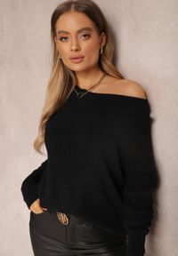 Renee - Czarny Sweter Lyna. Kolor: czarny. Długość rękawa: długi rękaw. Długość: długie. Wzór: jednolity. Styl: klasyczny