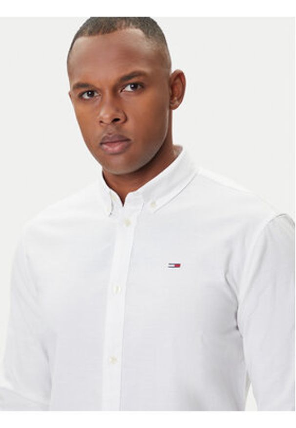 Tommy Jeans Koszula Oxford DM0DM09594 Biały Slim Fit. Kolor: biały. Materiał: bawełna