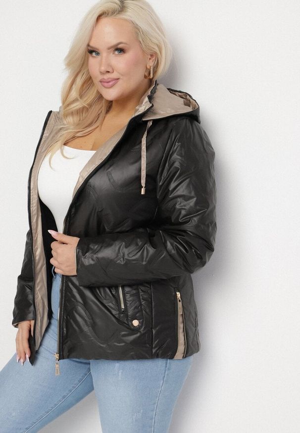 Born2be - Czarna Kurtka Pikowana z Odpinanym Kapturem Marinos. Kolekcja: plus size. Kolor: czarny. Styl: elegancki