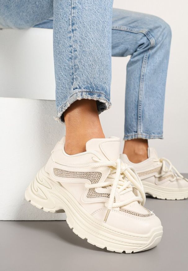 Born2be - Beżowe Sneakersy z Podwójnym Sznurowaniem i Platformą Hilanne. Kolor: beżowy. Materiał: jeans, skóra. Obcas: na platformie