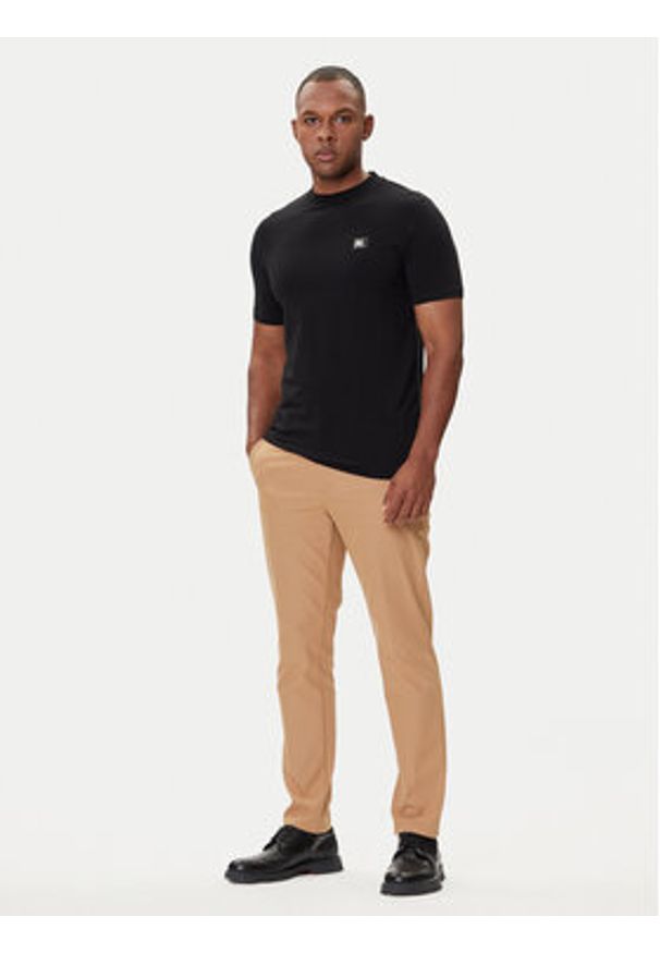 Karl Lagerfeld - KARL LAGERFELD T-Shirt 755050 554221 Czarny Regular Fit. Typ kołnierza: dekolt w karo. Kolor: czarny. Materiał: bawełna