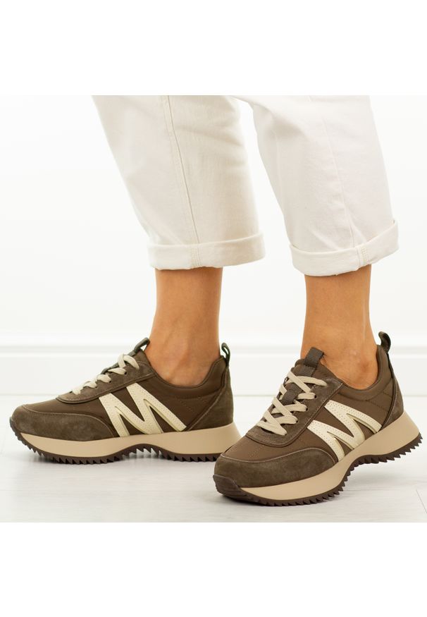 Brązowe skórzane sneakersy damskie Vinceza 41521. Okazja: na co dzień. Nosek buta: okrągły. Zapięcie: sznurówki. Kolor: brązowy. Materiał: skóra, zamsz, tkanina. Szerokość cholewki: normalna. Wzór: aplikacja. Sezon: wiosna, lato, jesień