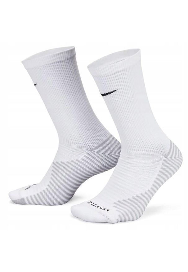 Skarpety Nike Strike sportowe. Kolor: biały. Sport: piłka nożna