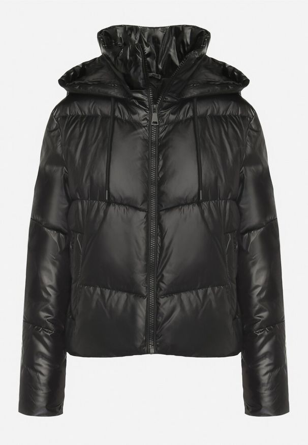 Born2be - Czarna Pikowana Kurtka z Kapturem i Ściągaczem w Talii Atirim. Typ kołnierza: kaptur. Kolor: czarny. Styl: elegancki