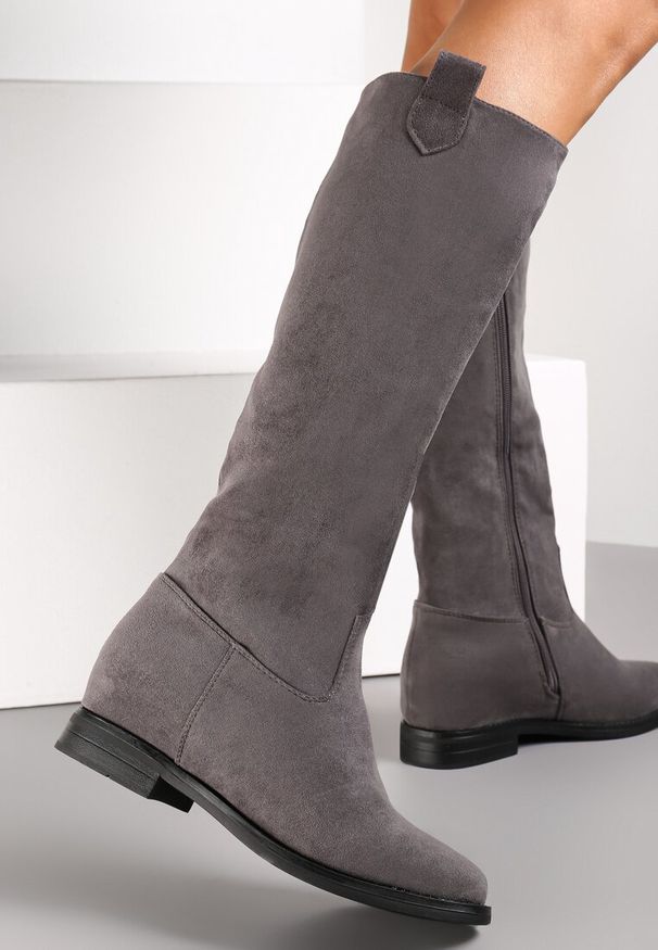 Renee - Szare Kozaki Muszkieterki na Ukrytym Koturnie Belki. Wysokość cholewki: przed kolano. Kolor: szary. Szerokość cholewki: normalna. Obcas: na koturnie. Styl: klasyczny