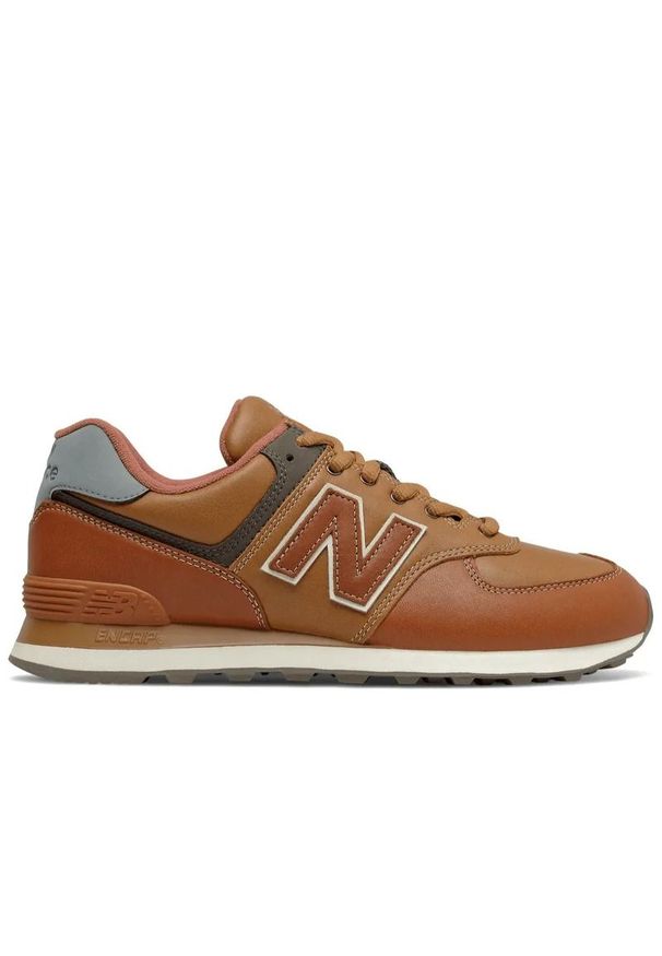 Buty New Balance ML574OMA - brązowe. Okazja: na co dzień. Kolor: brązowy. Materiał: guma, skóra. Szerokość cholewki: normalna. Model: New Balance 574