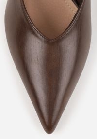 Renee - Brązowe Czółenka Vices na Kaczuszce z Wkładką ze Skóry Naturalnej Zaisse. Okazja: do pracy, na spotkanie biznesowe. Kolor: brązowy. Materiał: skóra. Obcas: na szpilce. Styl: klasyczny, biznesowy #9