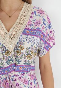 Born2be - Fioletowa Sukienka Maxi z Guzikami i Koronkowym Dekoltem Cristyn. Kolor: fioletowy. Materiał: koronka. Sezon: wiosna, lato. Długość: maxi #5