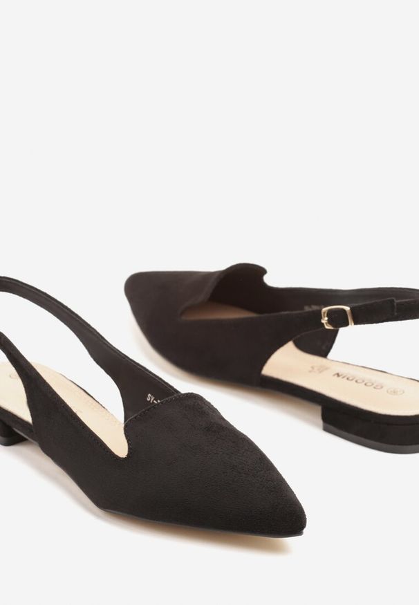 Renee - Czarne Sandały Typu Slingback ze Skórzaną Wkładką Ozdobione Wycięciami Nurindra. Okazja: na randkę, na co dzień. Zapięcie: sprzączka. Kolor: czarny. Wzór: aplikacja. Materiał: skóra. Sezon: wiosna, lato. Obcas: na obcasie. Styl: elegancki, klasyczny, casual. Wysokość obcasa: niski