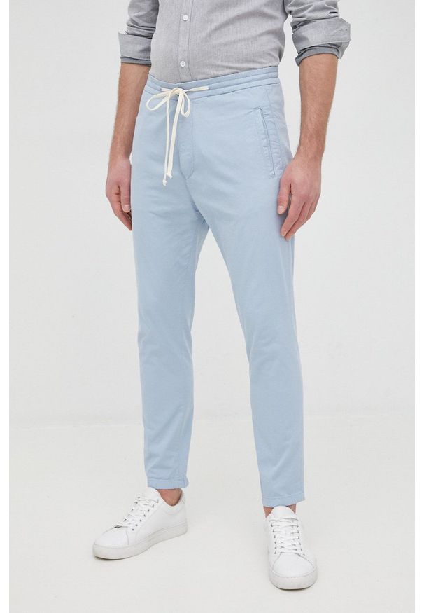 Drykorn spodnie męskie dopasowane. Kolor: niebieski. Materiał: tkanina, bawełna