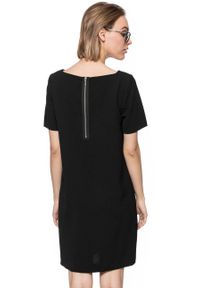 Tom Tailor - TOM TAILOR O-SHAPE DRESS DAMSKA SUKIENKA 5018496.00.75 COL. 2999. Długość rękawa: krótki rękaw. Typ sukienki: proste. Styl: klasyczny, elegancki #5