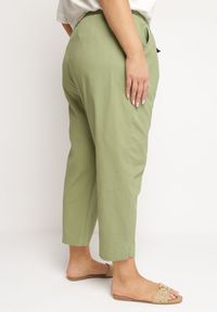 Born2be - Zielone Spodnie z Troczkiem 7/8 z Bawełny Cranestra. Kolor: zielony. Materiał: bawełna. Sezon: lato #4