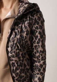 Born2be - Czarno-Beżowa Kurtka Przejściowa w Panterkę z Odpinanym Kapturem Antolea. Kolor: beżowy. Materiał: poliester, jeans. Wzór: motyw zwierzęcy. Styl: klasyczny #3