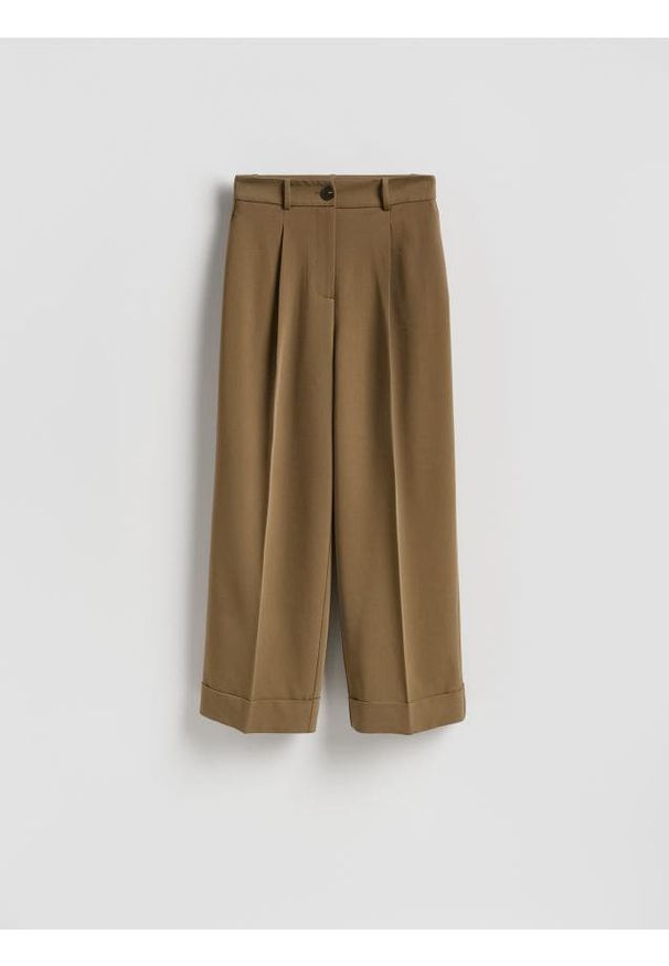 Reserved - Spodnie culotte - oliwkowy. Kolor: oliwkowy. Materiał: tkanina. Wzór: gładki