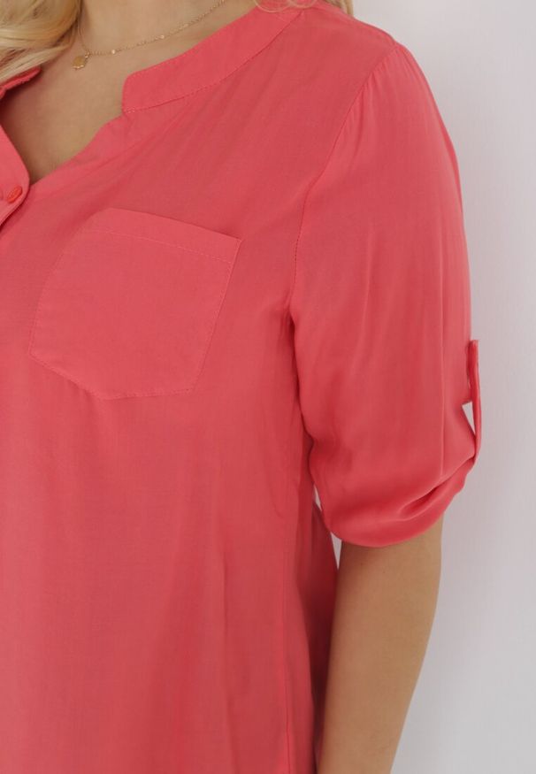Born2be - Ciemnoróżowa Bluzka z Wiskozy i Rękawem 3/4 Arerissa. Kolor: różowy. Materiał: wiskoza