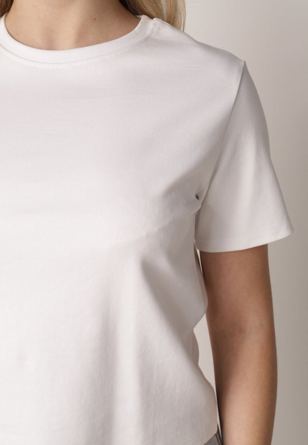 Born2be - Biały Bawełniany T-shirt w Klasycznym Stylu Hetita. Okazja: na co dzień. Kolor: biały. Materiał: bawełna. Wzór: haft. Styl: klasyczny