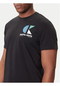 Calvin Klein Jeans T-Shirt Bauhaus Logo LV04RC827G Czarny Regular Fit. Kolor: czarny. Materiał: bawełna