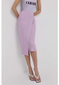 Guess spódnica kolor fioletowy midi ołówkowa. Kolor: fioletowy. Materiał: dzianina