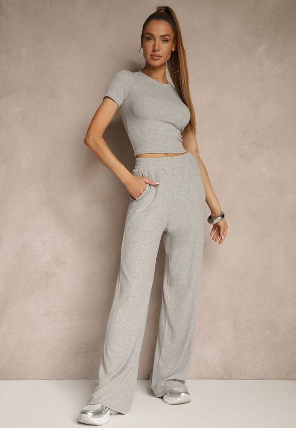 Renee - Szary Komplet z Bawełny T-shirt Typu Crop Top i Spodnie Wide Leg Nelisandra. Kolor: szary. Materiał: bawełna