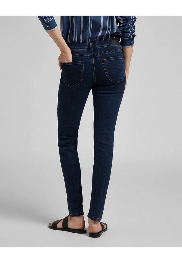 Lee - LEE SCARLETT DAMSKIE SPODNIE JEANSOWE DARK JONI L526PHWV 112111804