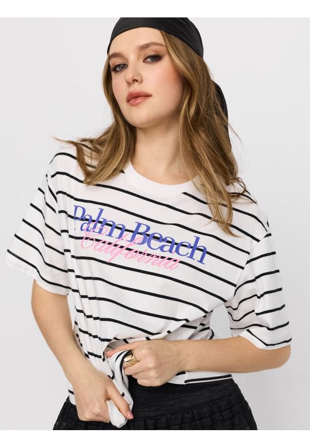 Sinsay - Bawełniana koszulka w paski z napisem Palm Beach California - wielobarwny. Materiał: bawełna. Wzór: paski, napisy