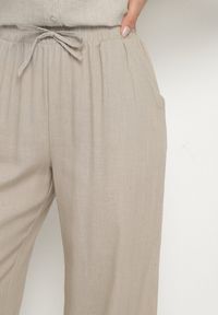 Born2be - Beżowe Szerokie Spodnie z Lnem z Gumką w Talii i Kieszeniami Filisela. Okazja: na co dzień, do pracy. Kolor: beżowy. Materiał: len. Styl: elegancki, casual #3