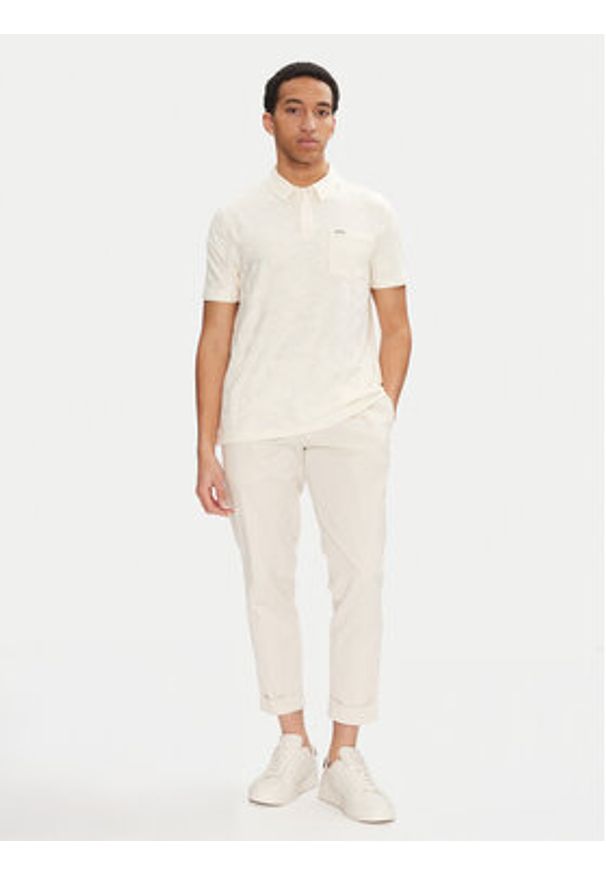 Guess Polo M5GP08 KCSJ0 Écru Regular Fit. Typ kołnierza: polo. Materiał: bawełna