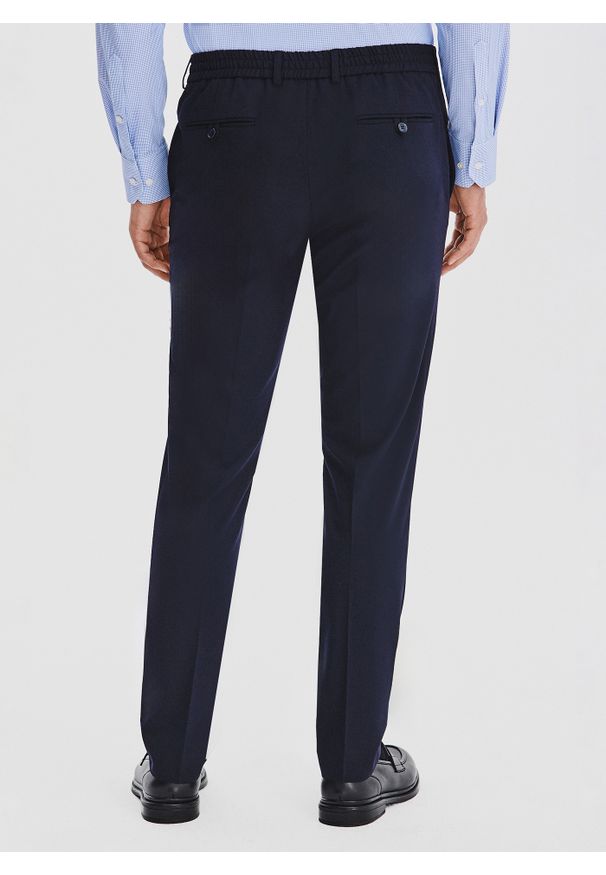 Pako Lorente - PAKO LORENTE – Granatowe spodnie męskie. Kolor: niebieski. Materiał: poliester, wiskoza, elastan. Wzór: gładki. Sezon: zima, jesień. Styl: klasyczny