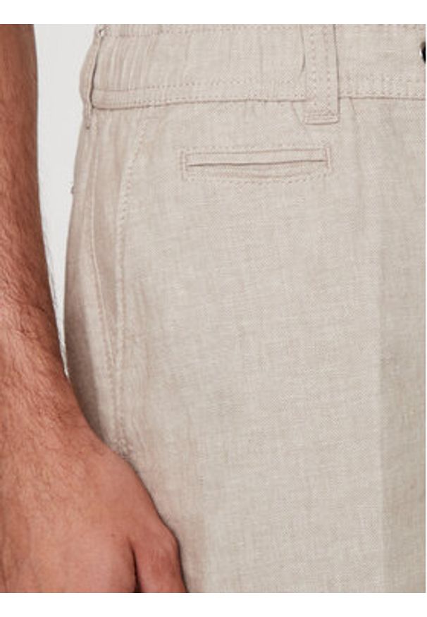 Bugatti Szorty materiałowe 4029 56419A Beżowy Regular Fit. Kolor: beżowy. Materiał: len, bawełna