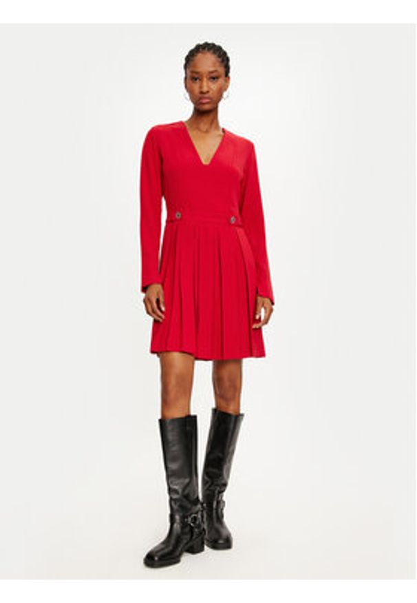 TwinSet - TWINSET Sukienka codzienna 242TT2171 Czerwony Loose Fit. Okazja: na co dzień. Kolor: czerwony. Materiał: syntetyk. Typ sukienki: proste. Styl: casual