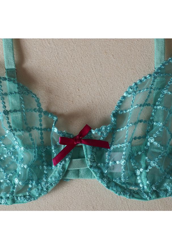 Intica - Komplet bielizny z delikatnych materiałów z ażurowymi detalami Cissy. Kolor: niebieski. Materiał: materiał. Wzór: ażurowy