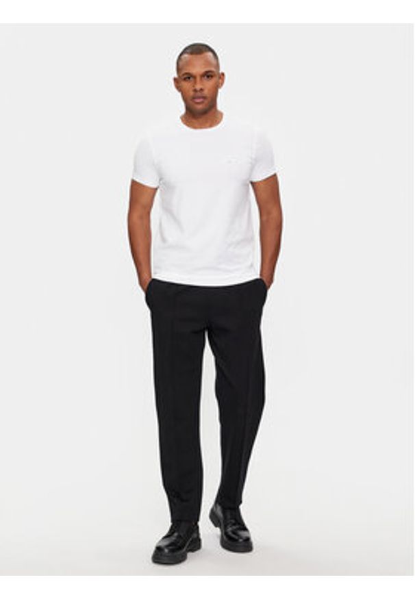 Calvin Klein T-Shirt K10K112724 Biały Slim Fit. Kolor: biały. Materiał: bawełna