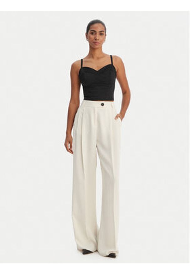 Guess Top W6RH03 WJ472 Czarny Slim Fit. Kolor: czarny. Materiał: syntetyk