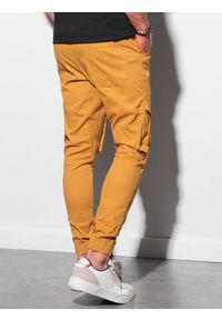 Ombre Clothing - Spodnie męskie joggery P886 - musztardowe - XL. Kolor: żółty. Materiał: bawełna, elastan. Styl: klasyczny #6