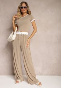 Renee - Beżowy Komplet z Prążkowanego Materiału T-shirt Szerokie Spodnie z Gumką w Pasie Alandrea. Kolor: beżowy. Materiał: materiał, prążkowany