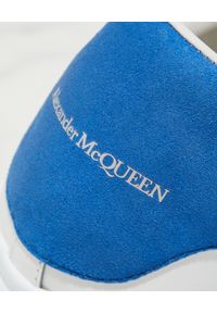 Alexander McQueen - ALEXANDER MCQUEEN - Sneakery z podeszwą 4 cm. Nosek buta: okrągły. Kolor: biały. Wzór: nadruk #4