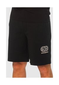 Emporio Armani - EMPORIO ARMANI Czarne bawełniane szorty z wyszywanym logo. Kolor: czarny. Materiał: bawełna #1