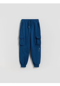 Reserved - Spodnie cargo - niebieski. Kolor: niebieski. Materiał: dzianina, bawełna #1